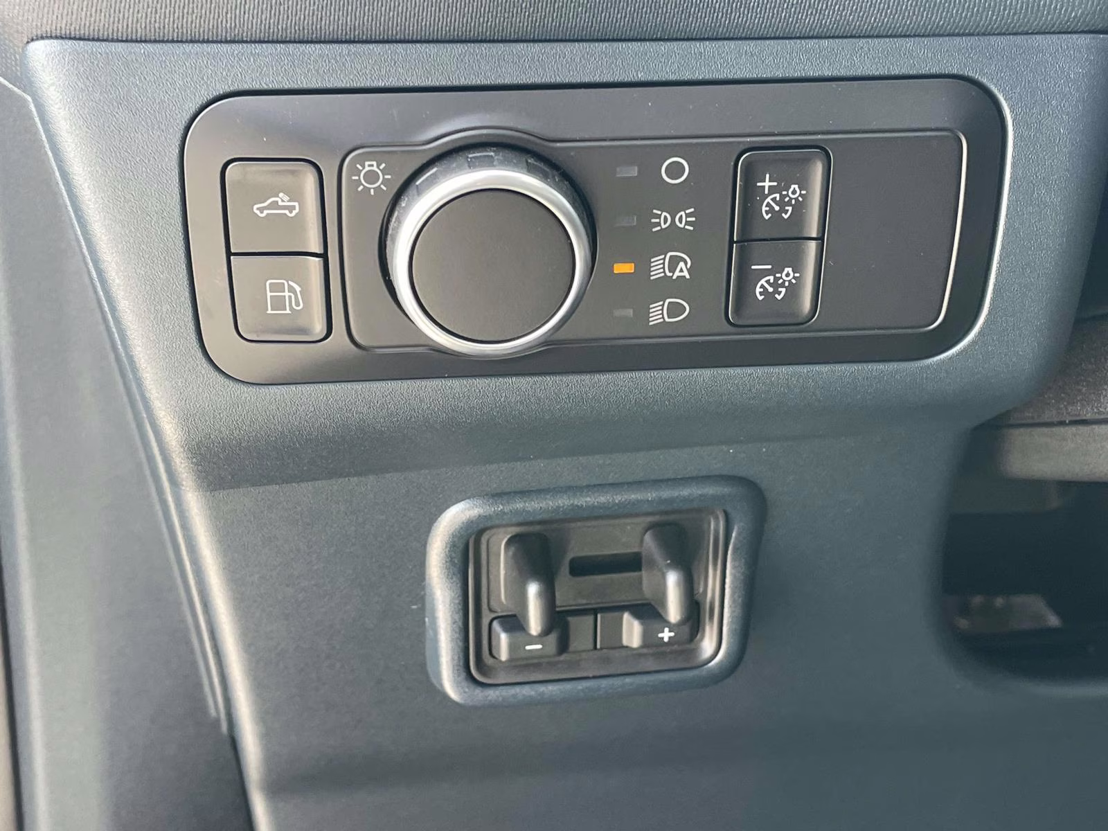 2025 Oxford White Ford Maverick XLT AWD Truck