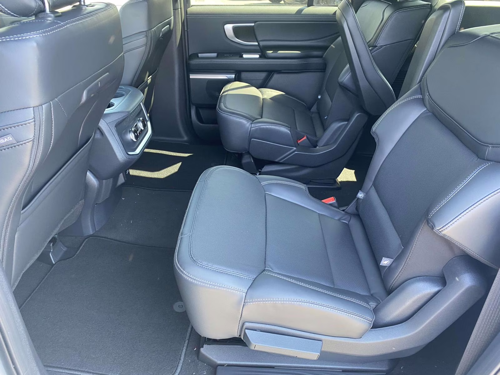 2026 Space Silver Metallic Ford Expedition Max Platinum 4X4 SUV