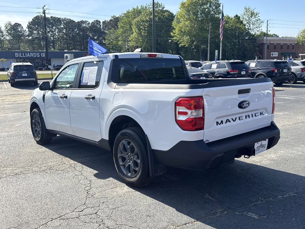 2025 Oxford White Ford Maverick XLT AWD Truck
