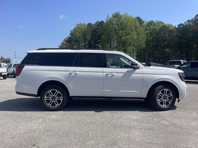2026 White Metallic Ford Expedition Max Active RWD SUV