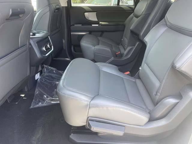 2026 White Metallic Ford Expedition Max Active RWD SUV