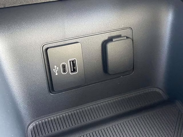 2026 White Metallic Ford Explorer Active RWD SUV