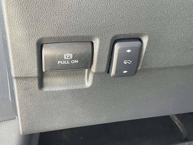 2026 Avalanche Ford Super Duty F-250 SRW Lariat 4X4 Truck