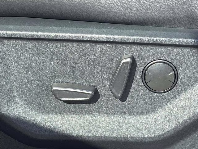 2026 Avalanche Ford Super Duty F-250 SRW Lariat 4X4 Truck