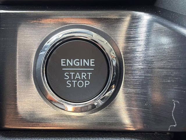 2026 Avalanche Ford Super Duty F-250 SRW Lariat 4X4 Truck