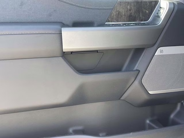 2026 Avalanche Ford Super Duty F-250 SRW Lariat 4X4 Truck