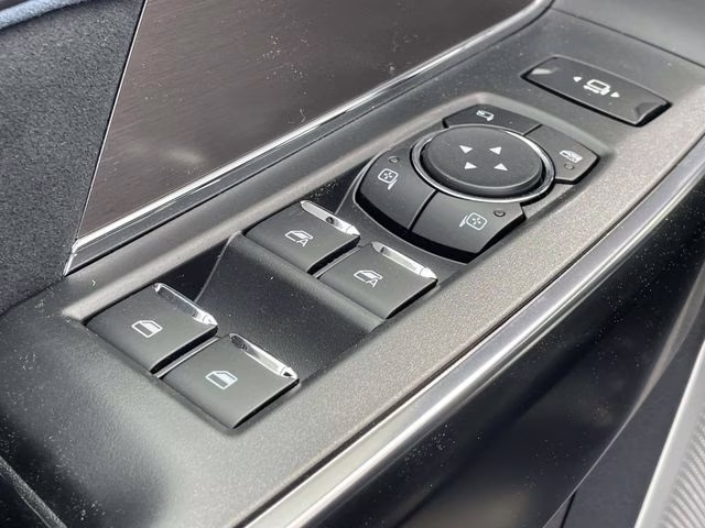 2026 White Ford Super Duty F-250 SRW Platinum 4X4 Truck