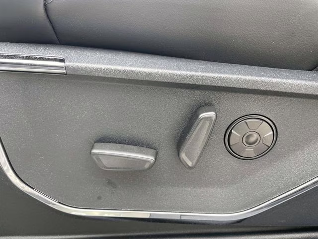 2026 White Ford Super Duty F-250 SRW Platinum 4X4 Truck