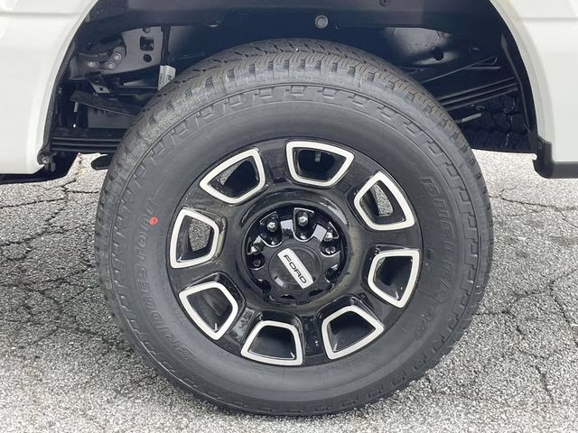 2026 White Ford Super Duty F-250 SRW Platinum 4X4 Truck