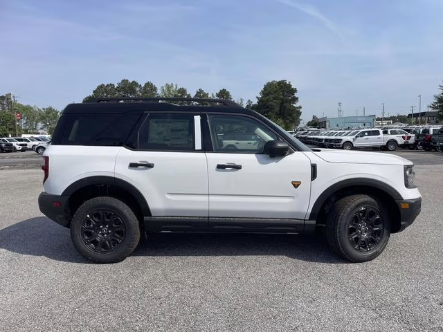 2026 Oxford White Ford Bronco Sport Badlands 4X4 SUV