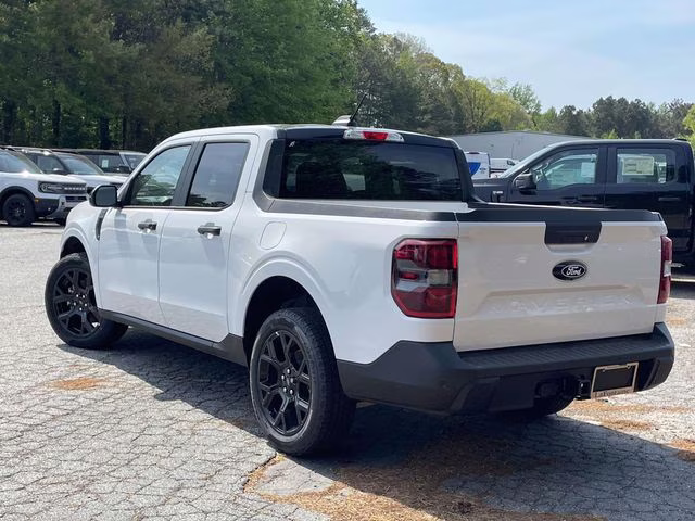 2025 Oxford White Ford Maverick XLT AWD Truck