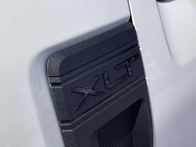 2025 Oxford White Ford Maverick XLT AWD Truck