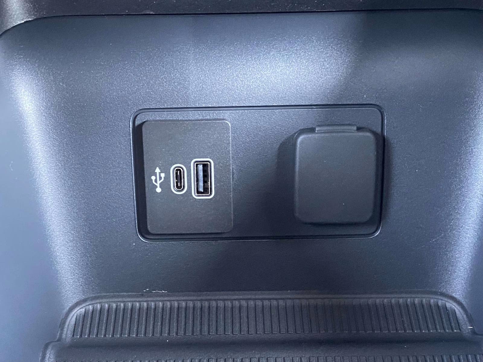 2026 Carbonized Gray Metallic Ford Explorer Active RWD SUV