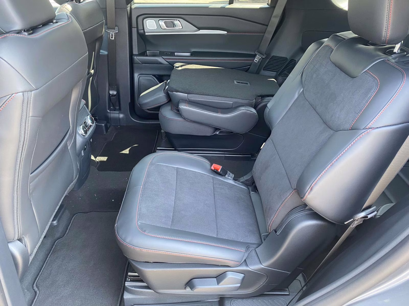 2026 Gray Metallic Ford Explorer ST 4X4 SUV