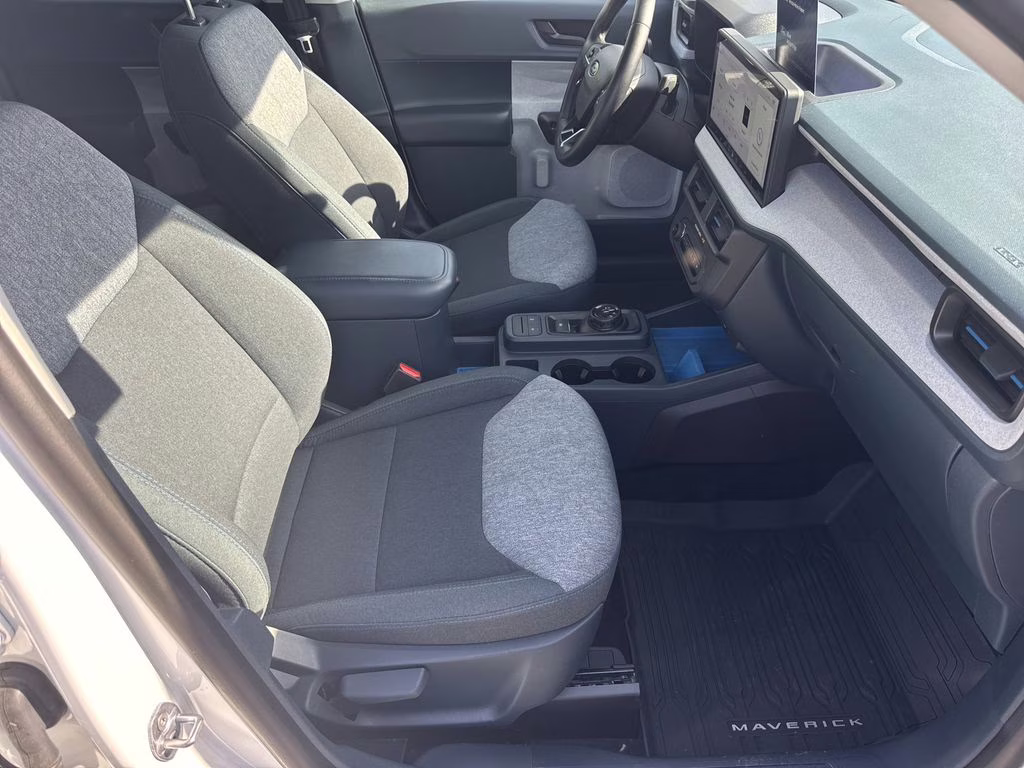 2025 Oxford White Ford Maverick XLT AWD Truck