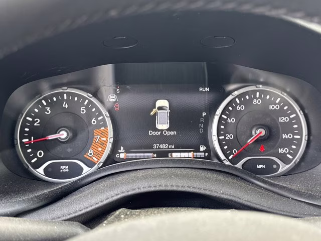 2023 Alpine White Clearcoat Jeep Renegade Altitude 4X4 SUV