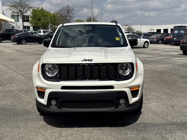 2023 Alpine White Clearcoat Jeep Renegade Altitude 4X4 SUV