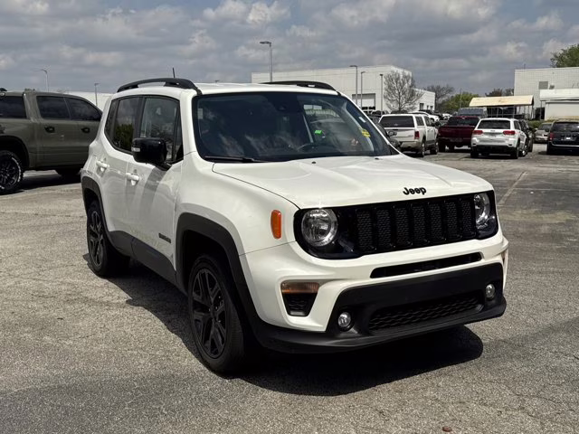 2023 Alpine White Clearcoat Jeep Renegade Altitude 4X4 SUV