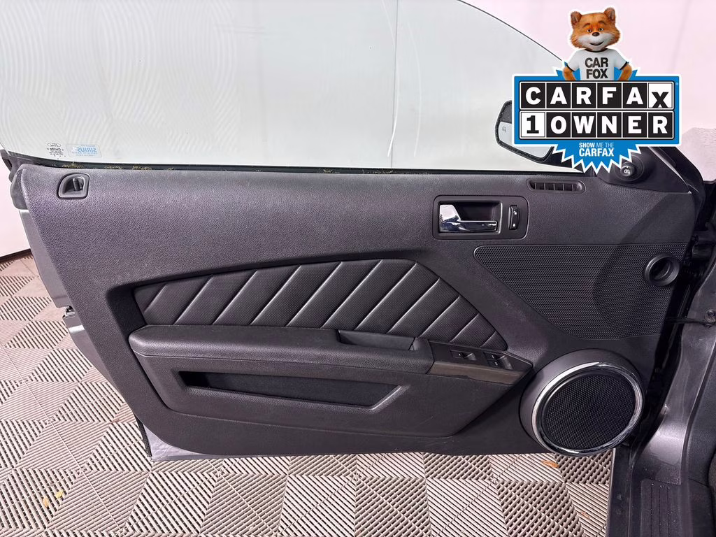 2013 Sterling Gray Metallic Ford Mustang V6 Premium RWD Convertible