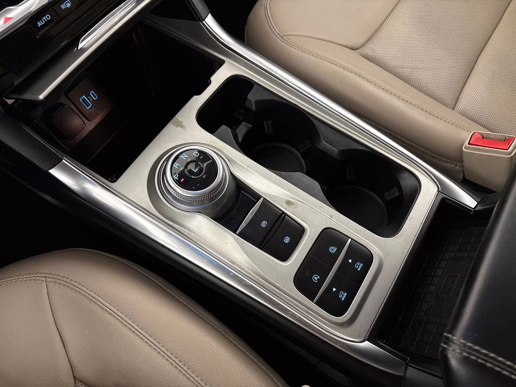 2021 Star White Metallic Tri-Coat Ford Explorer Limited RWD SUV