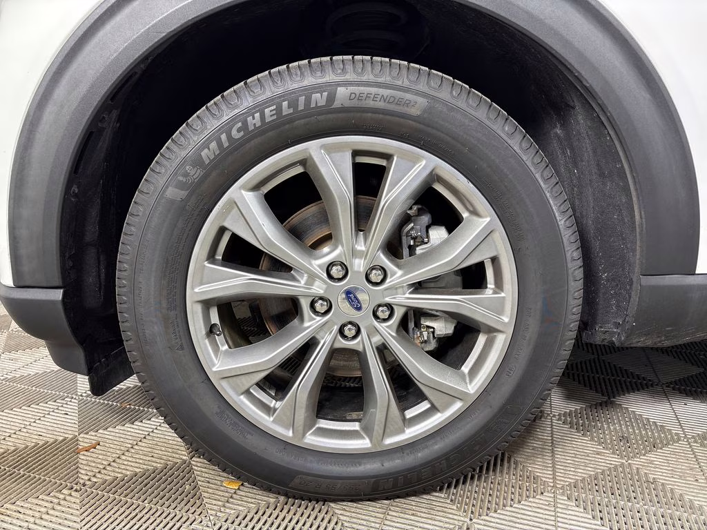 2021 Star White Metallic Tri-Coat Ford Explorer Limited RWD SUV