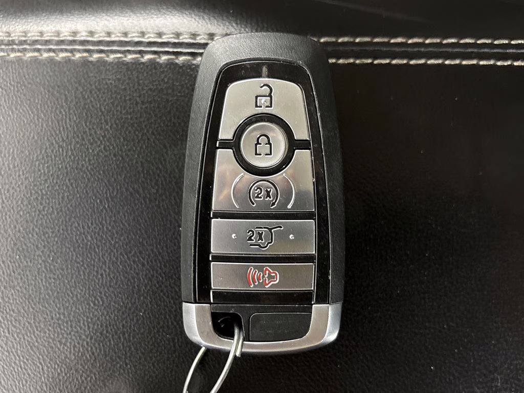 2021 Star White Metallic Tri-Coat Ford Explorer Limited RWD SUV