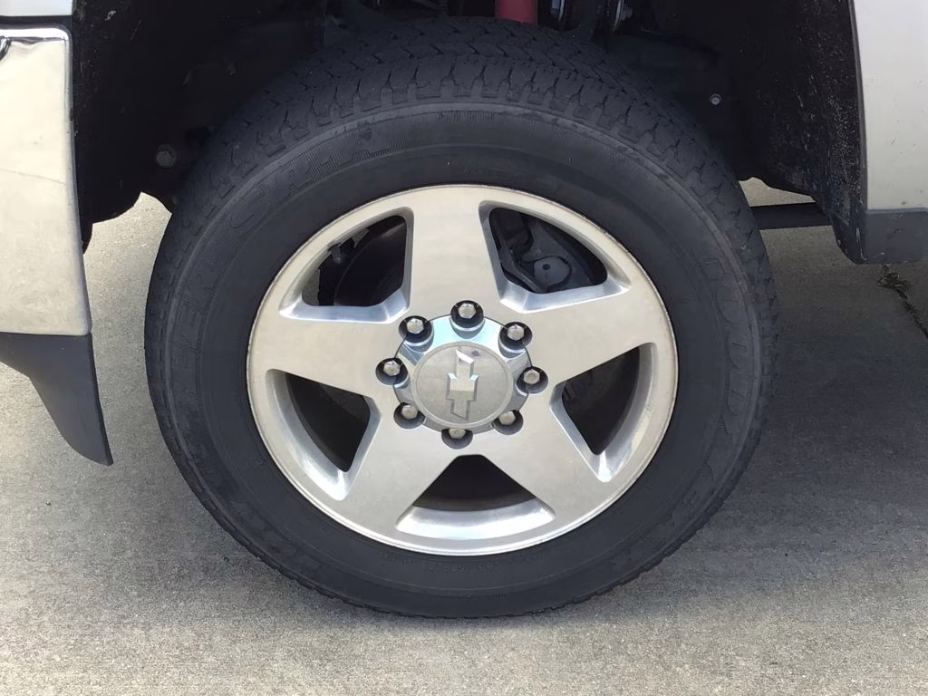 2015 Silver Ice Metallic Chevrolet Silverado 2500HD LTZ 4X4 Truck