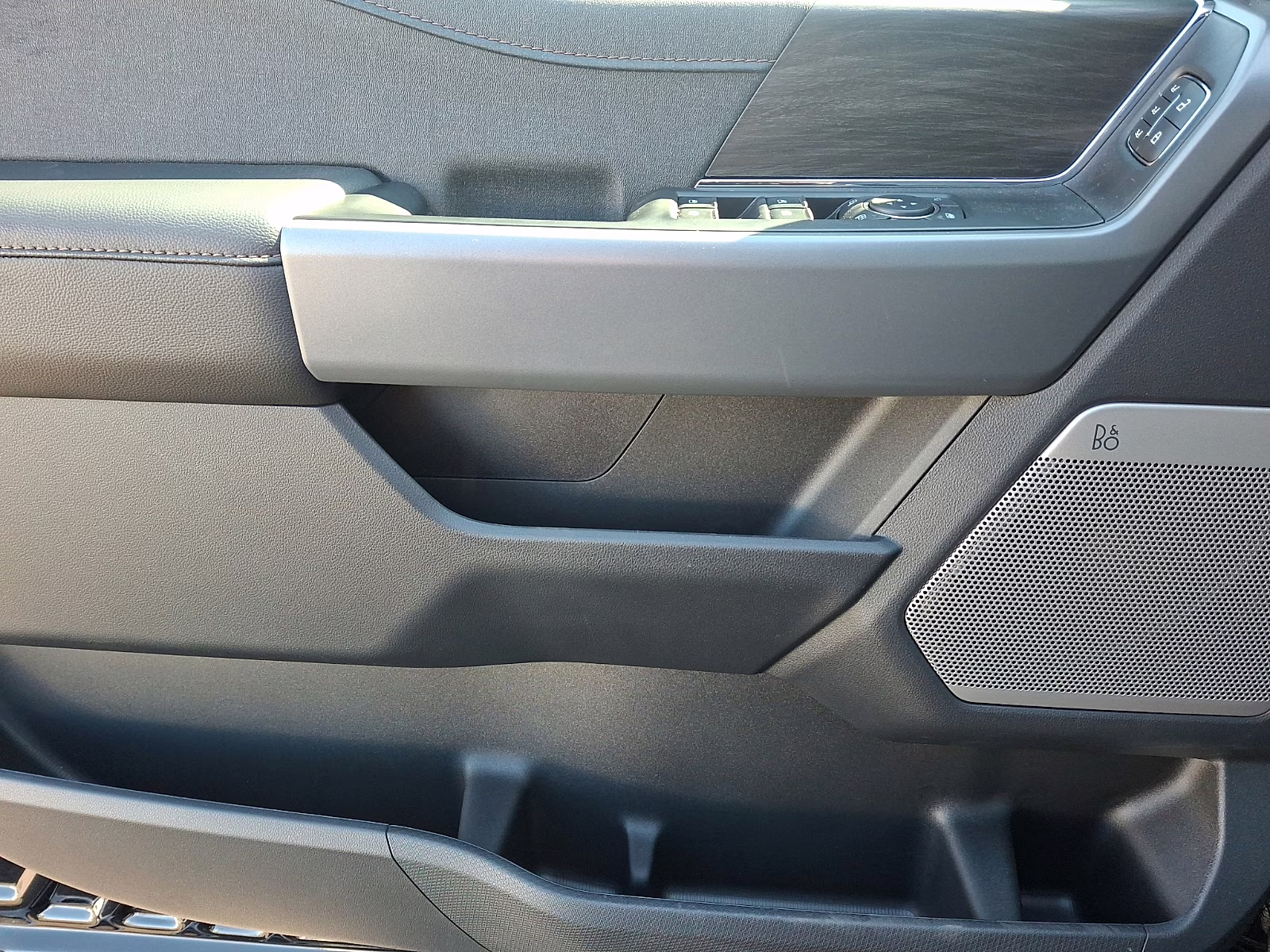 2026 Agate Black Metallic - UM Ford F-150 LARIAT 4X4