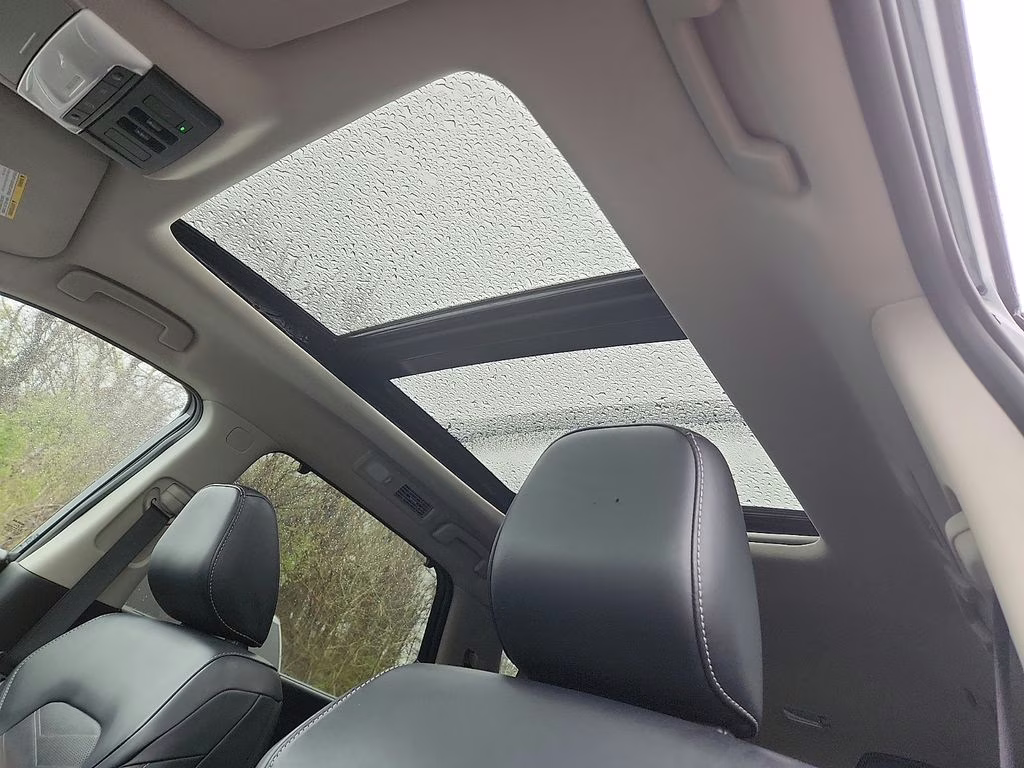 2023 Obsidian Green Pearl/Super Black Nissan Pathfinder Platinum 4X4 SUV