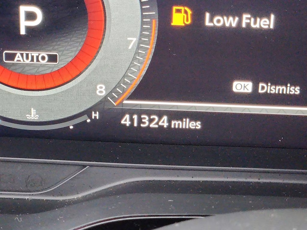 2023 Obsidian Green Pearl/Super Black Nissan Pathfinder Platinum 4X4 SUV