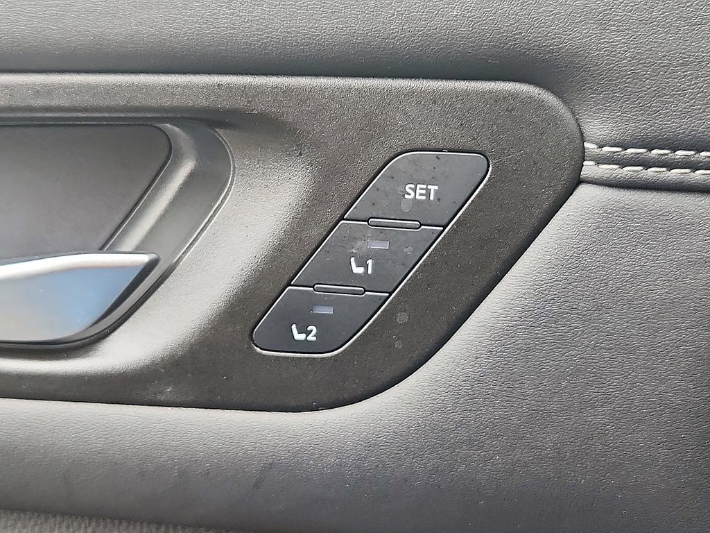 2023 Obsidian Green Pearl/Super Black Nissan Pathfinder Platinum 4X4 SUV