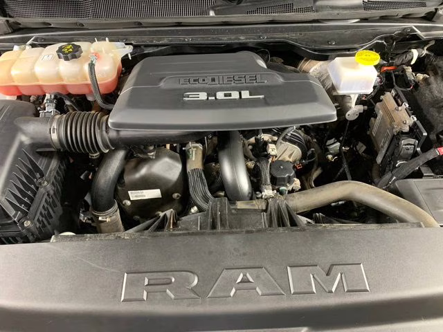 2023 Diamond Black Crystal Pearlcoat Ram 1500 Laramie 4X4 Truck