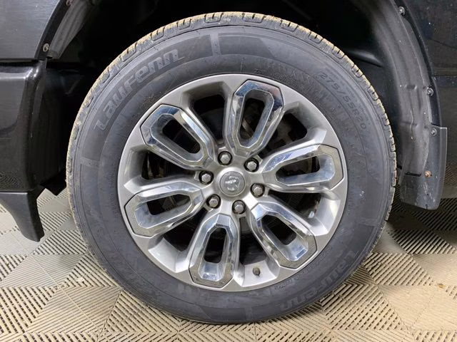 2023 Diamond Black Crystal Pearlcoat Ram 1500 Laramie 4X4 Truck