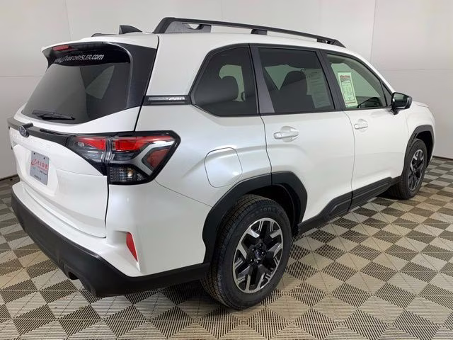 2025 Crystal White Pearl Subaru Forester Premium AWD SUV