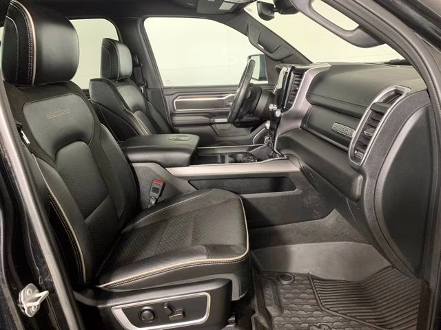 2023 Diamond Black Crystal Pearlcoat Ram 1500 Laramie 4X4 Truck