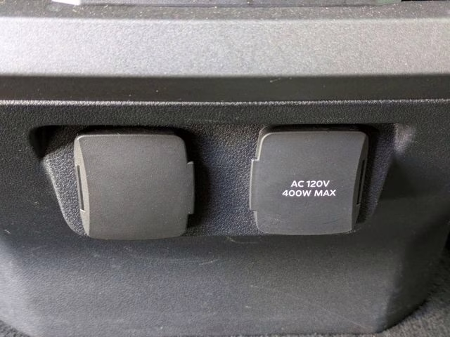 2023 Gray Metallic Ford Super Duty F-350 DRW Lariat 4X4 Truck