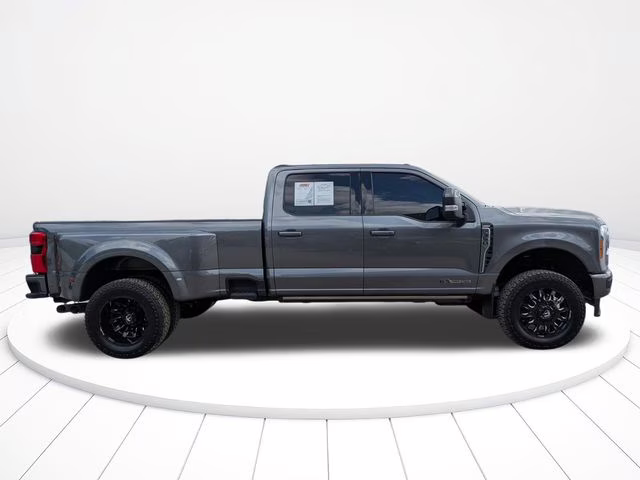 2023 Gray Metallic Ford Super Duty F-350 DRW Lariat 4X4 Truck