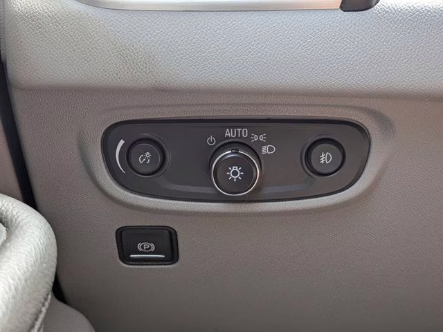 2023 Summit White GMC Terrain SLT FWD SUV