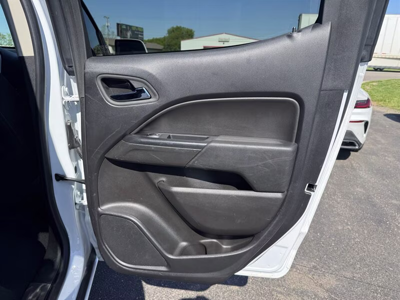 2022 Summit White Chevrolet Colorado LT 4X4 Truck