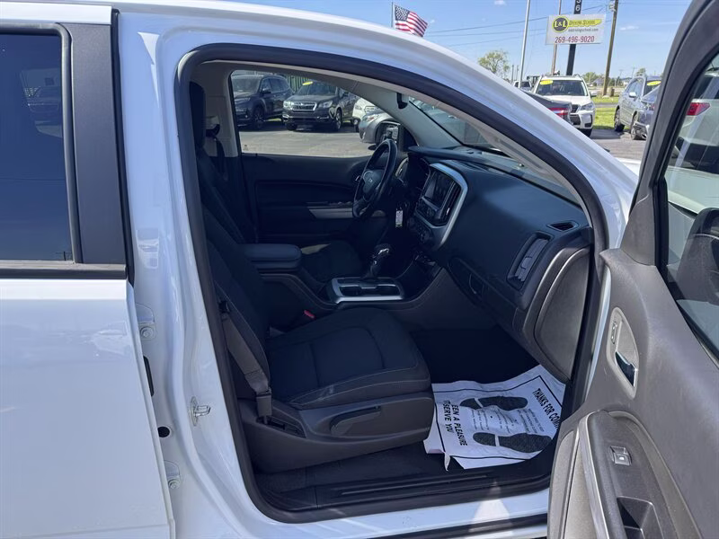 2022 Summit White Chevrolet Colorado LT 4X4 Truck