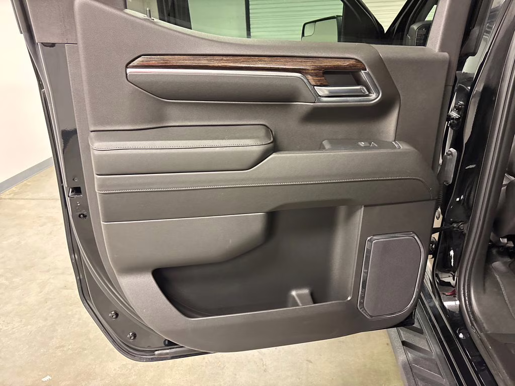 2024 Onyx Black GMC Sierra 1500 Elevation 4X4 Truck