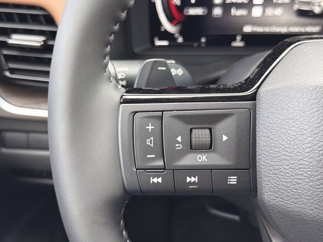 2026 Everest White Pearl Tricoat Nissan Rogue Platinum AWD SUV