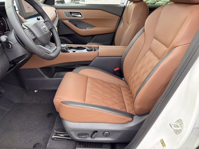 2026 Everest White Pearl Tricoat Nissan Rogue Platinum AWD SUV