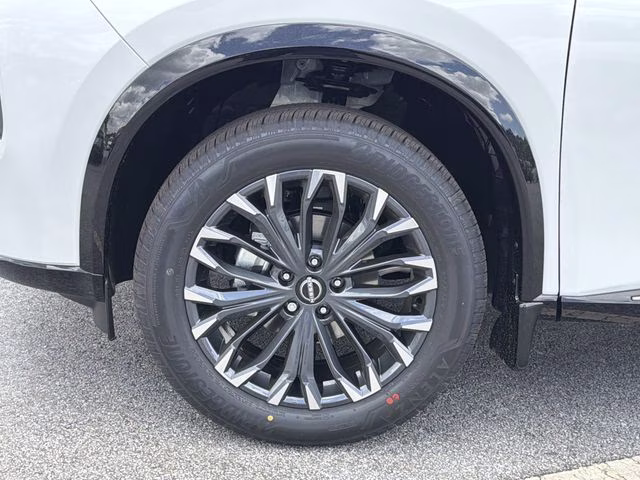 2026 Everest White Pearl Tricoat Nissan Rogue Platinum AWD SUV