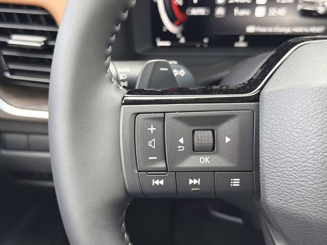 2026 Everest White Pearl Tricoat Nissan Rogue Platinum AWD SUV