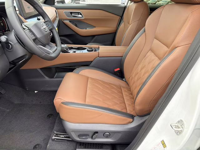 2026 Everest White Pearl Tricoat Nissan Rogue Platinum AWD SUV