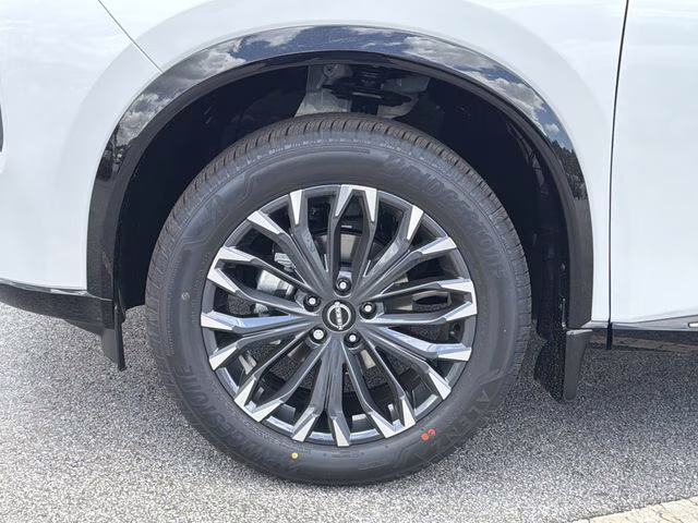 2026 Everest White Pearl Tricoat Nissan Rogue Platinum AWD SUV