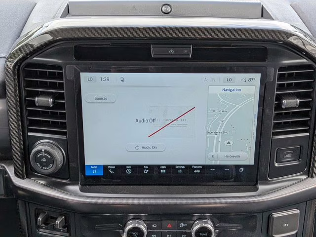 2026 Oxford White Ford F-150 LARIAT 4X4 Truck