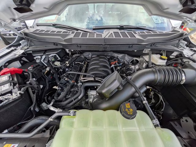 2026 Oxford White Ford F-150 LARIAT 4X4 Truck