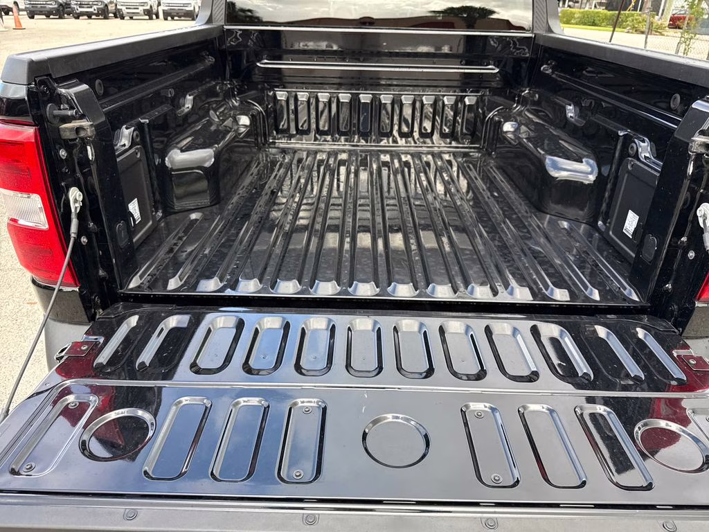 2026 Shadow Black Ford Maverick XL FWD Truck